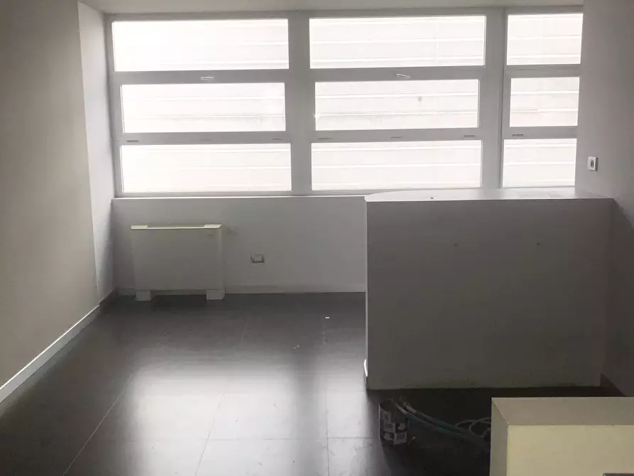 Immagine 11 di Ufficio in vendita  in Via Giovanni Paolo II 11 a Vigevano