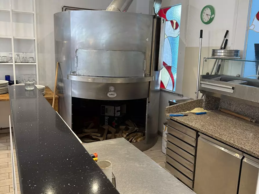 Immagine 4 di Bar / Ristorante in vendita  in Piazza Caduti, 4 a Sant'angelo Lodigiano