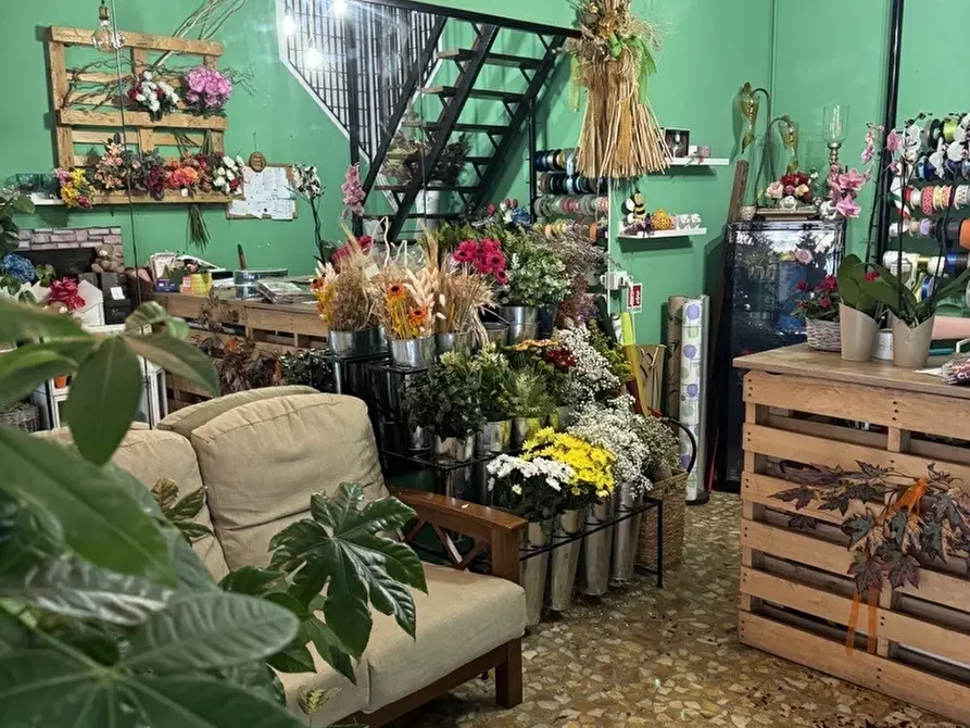 Immagine 3 di Attività commerciale in vendita  in Crespiatica via Dante Alighieri 25 a Crespiatica