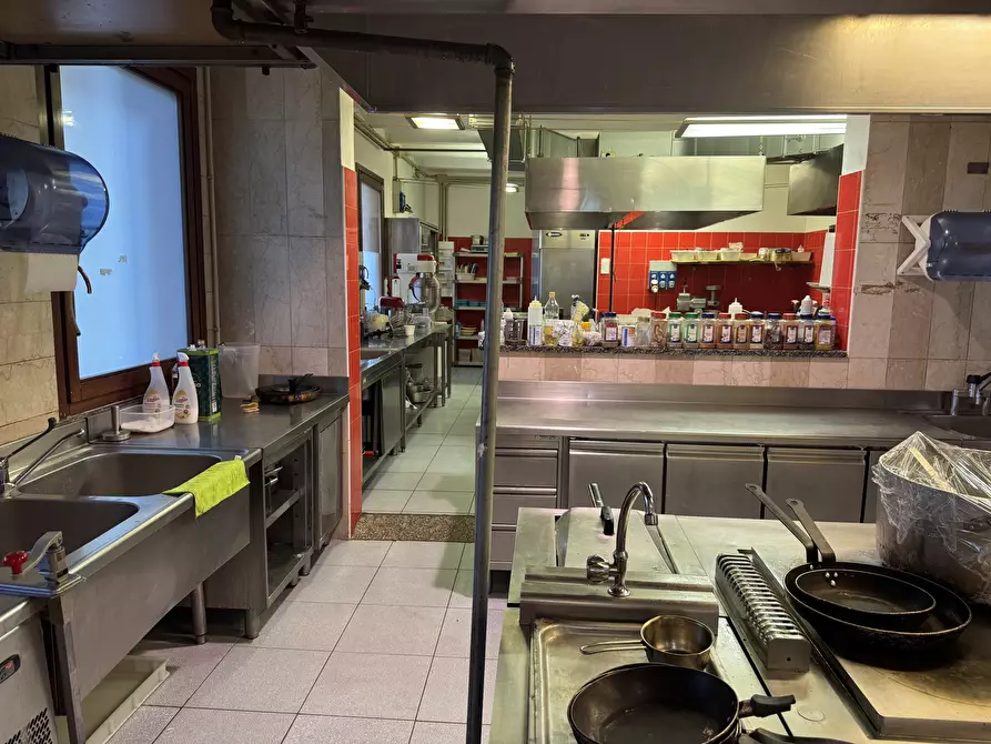 Immagine 18 di Bar / Ristorante in vendita  in Piazza Caduti, 4 a Sant'angelo Lodigiano