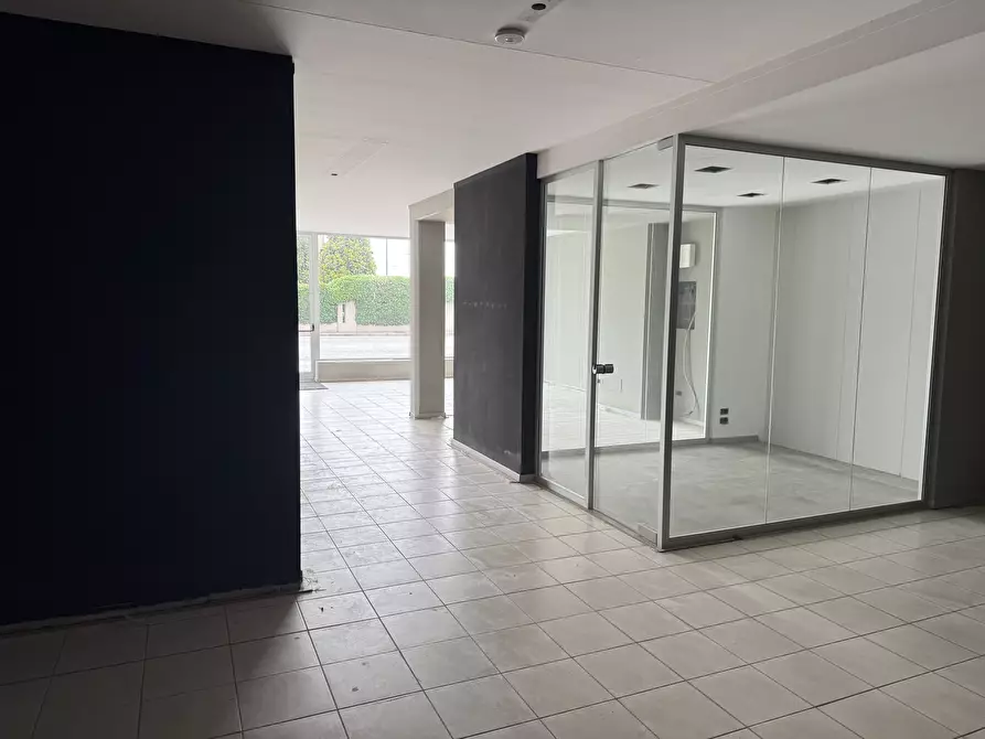 Immagine 5 di Locale commerciale in affitto  in via Codognino 12 a Cornegliano Laudense