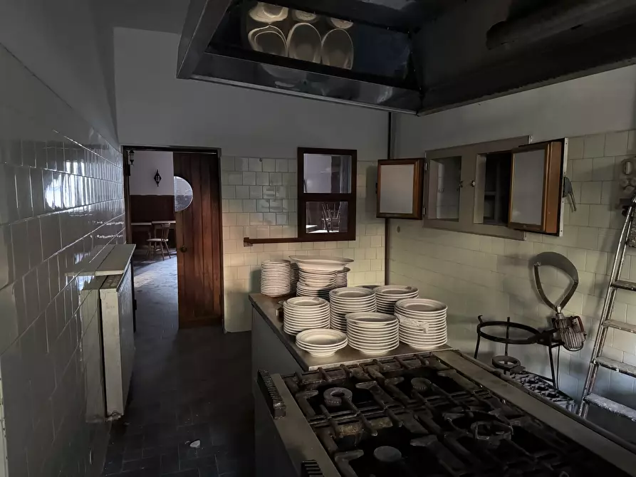 Immagine 11 di Locale commerciale in vendita  in Località Castello 4 a Mezzoldo