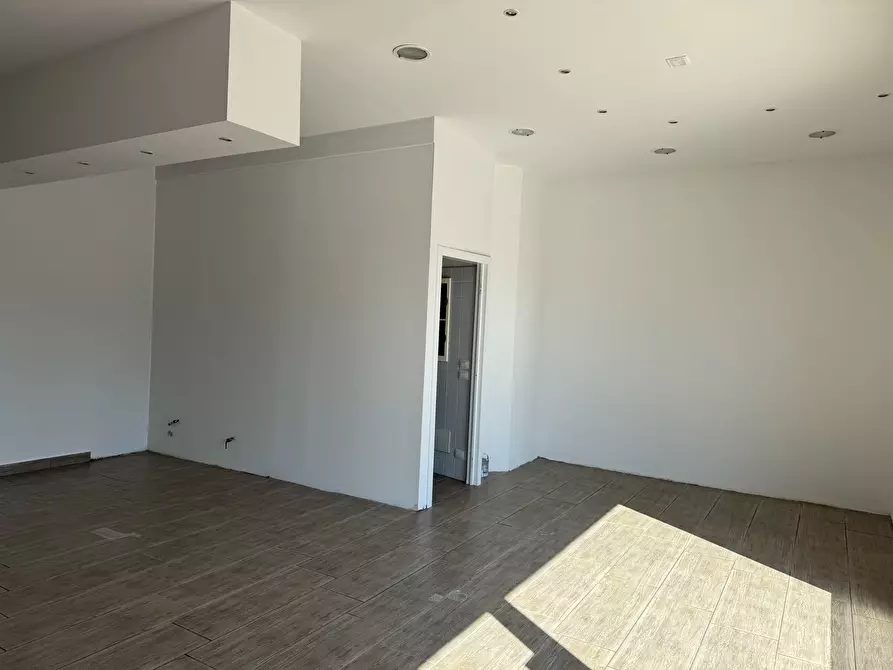 Immagine 11 di Locale commerciale in affitto  in Via Lodi 5 a Cornegliano Laudense