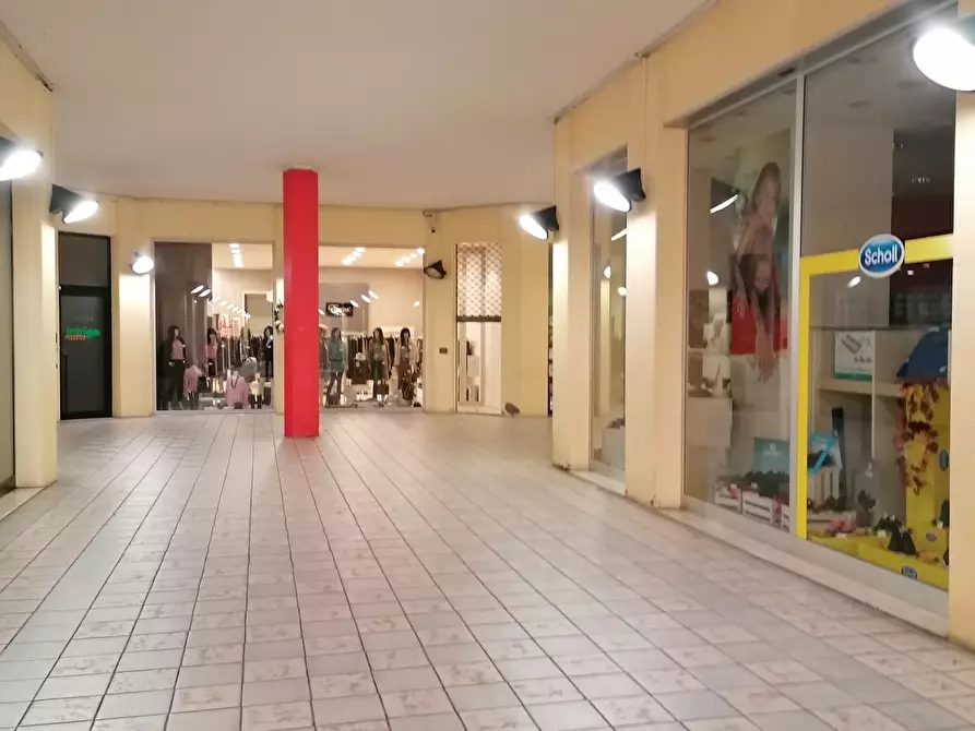 Immagine 2 di Ufficio in vendita  in VIA FAVAGROSSA 14 a Casalmaggiore