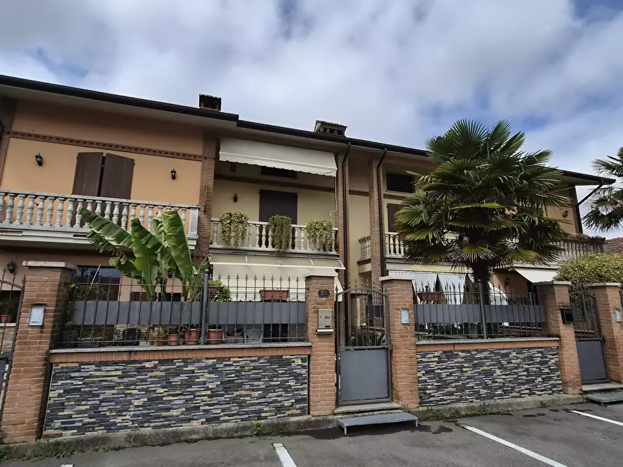 Immagine 1 di Villa in vendita  in Via Pietro Nenni 2B a Martignana Di Po