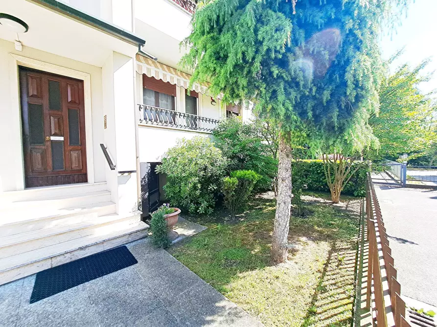 Immagine 4 di Appartamento in vendita  a Rovigo