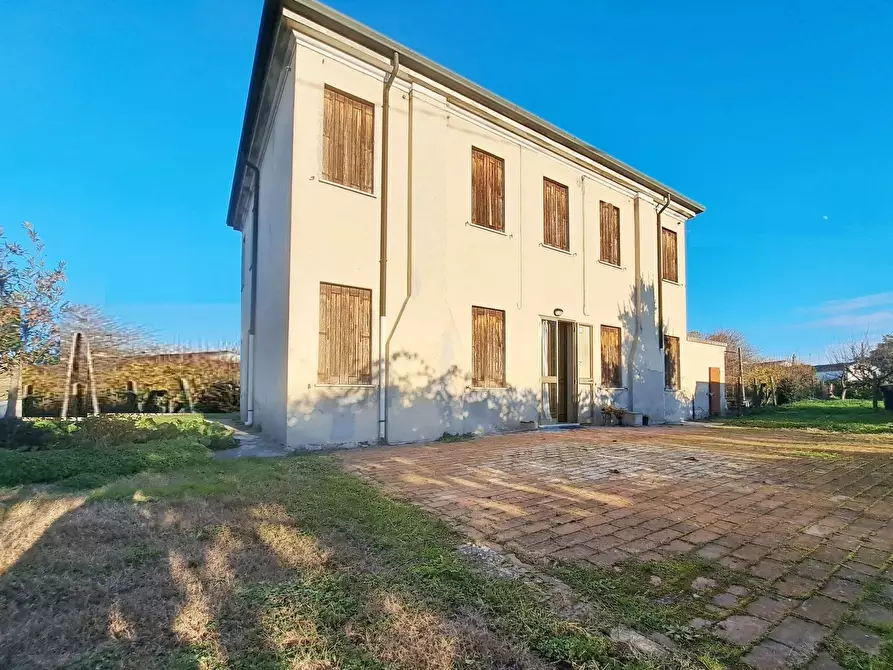 Immagine 4 di Rustico / casale in vendita  in Via Martiri di Belfiore 52 a Rovigo