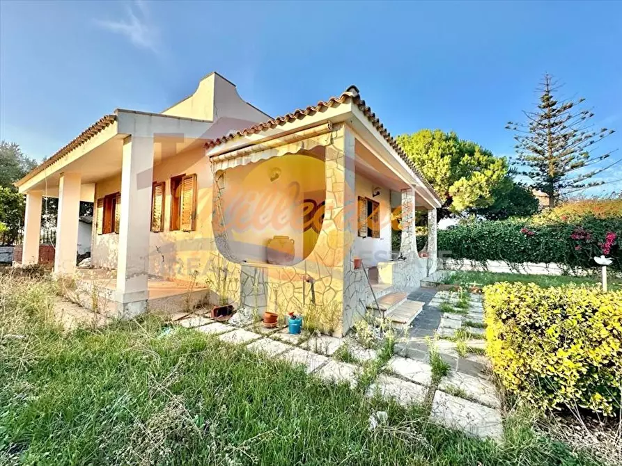 Immagine 1 di Villa in vendita  in Via Isole BALI a Siracusa