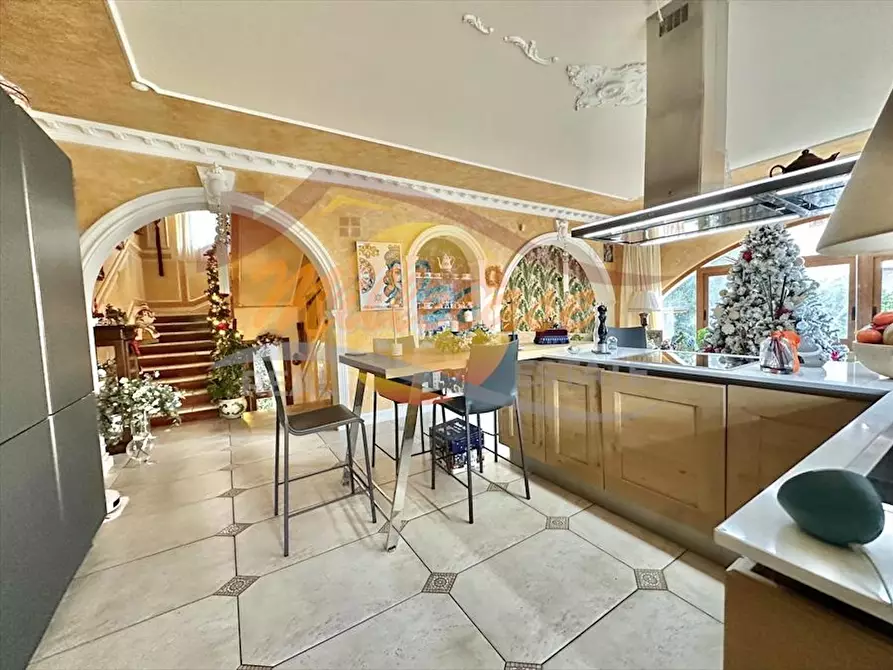 Immagine 9 di Casa bifamiliare in vendita  in Traversa Sinerchia a Siracusa