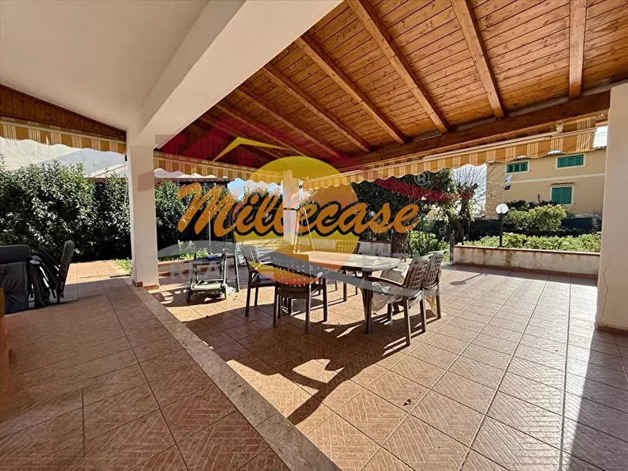 Immagine 3 di Villa in vendita  in ELORINA a Siracusa