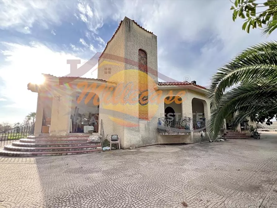 Immagine 1 di Villa in vendita  in VIA BLANCO a Siracusa