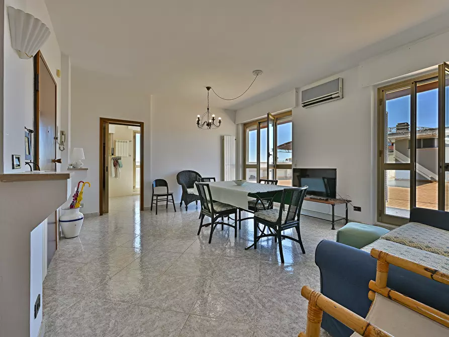 Immagine 10 di Attico in vendita  in Viale Europa 5 a San Bartolomeo Al Mare