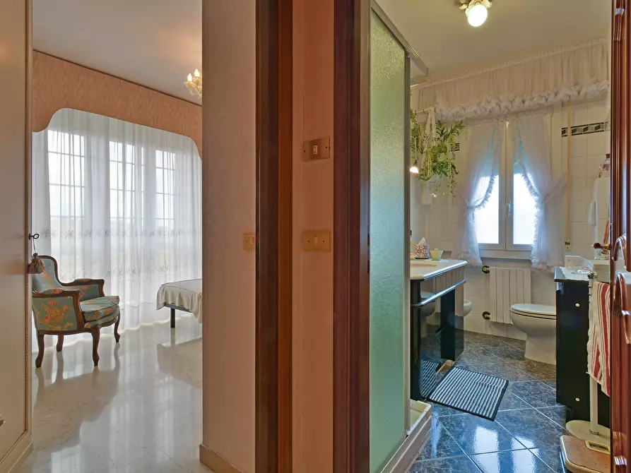 Immagine 9 di Attico in vendita  in Via Roma a San Bartolomeo Al Mare