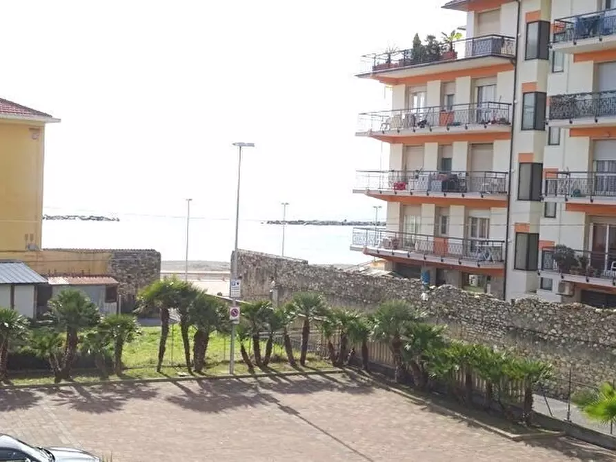 Immagine 53 di Trilocale in affitto  in Via Aurelia 57 a San Bartolomeo Al Mare