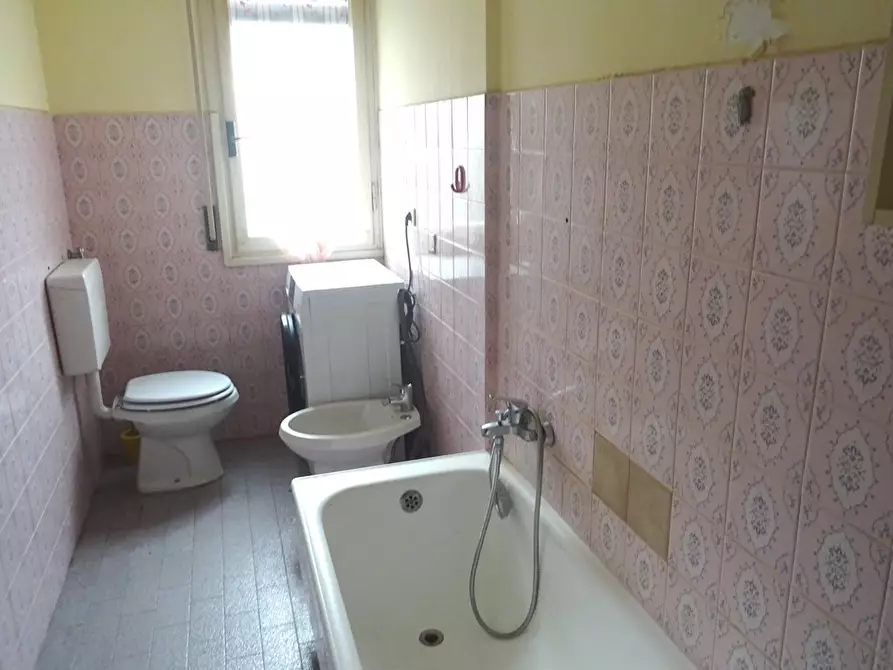 Immagine 37 di Bilocale in vendita  in Via Roma 123 a San Bartolomeo Al Mare