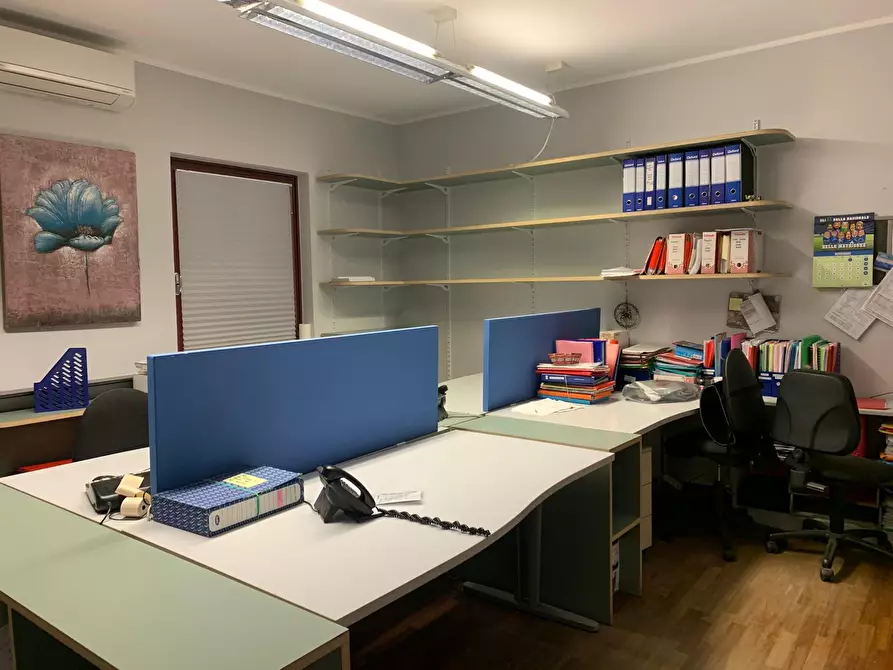 Immagine 13 di Ufficio in affitto  a Torino
