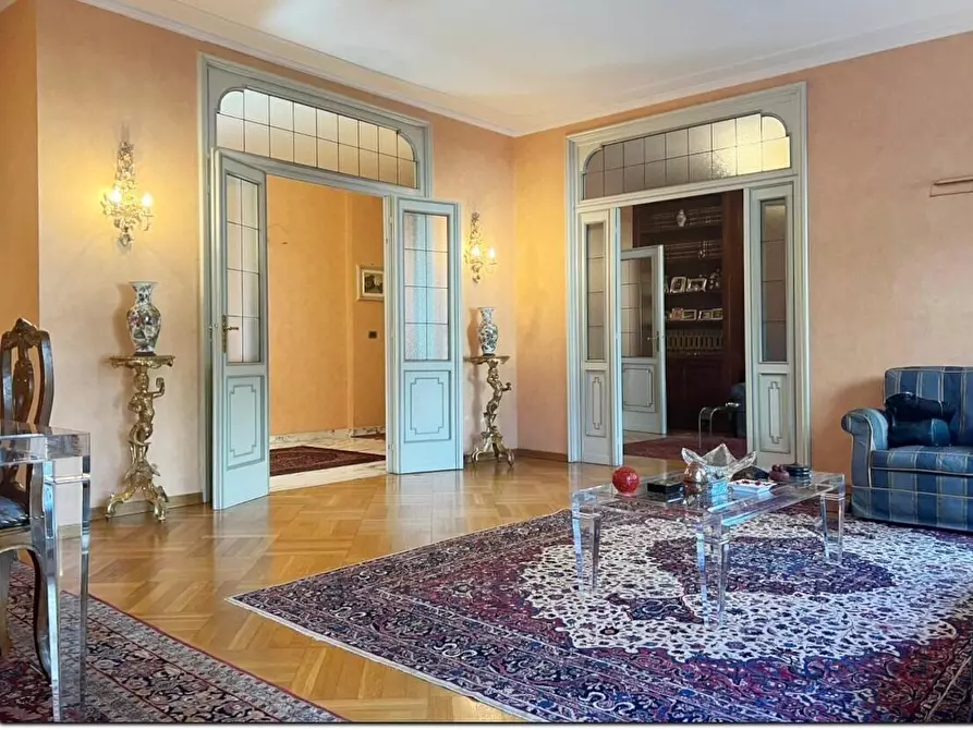 Immagine 1 di Pentalocale in affitto  a Torino