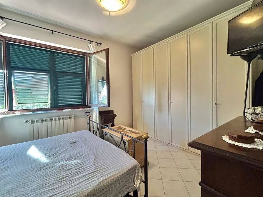 Immagine 14 di Villetta a schiera in vendita  a Sarzana