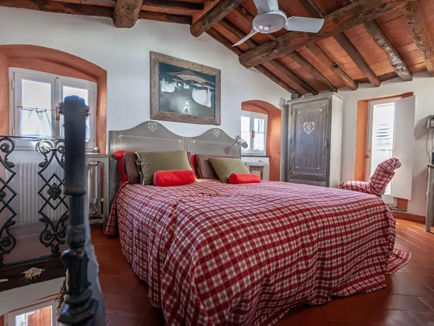 Immagine 3 di Porzione di casa in vendita  a Ameglia