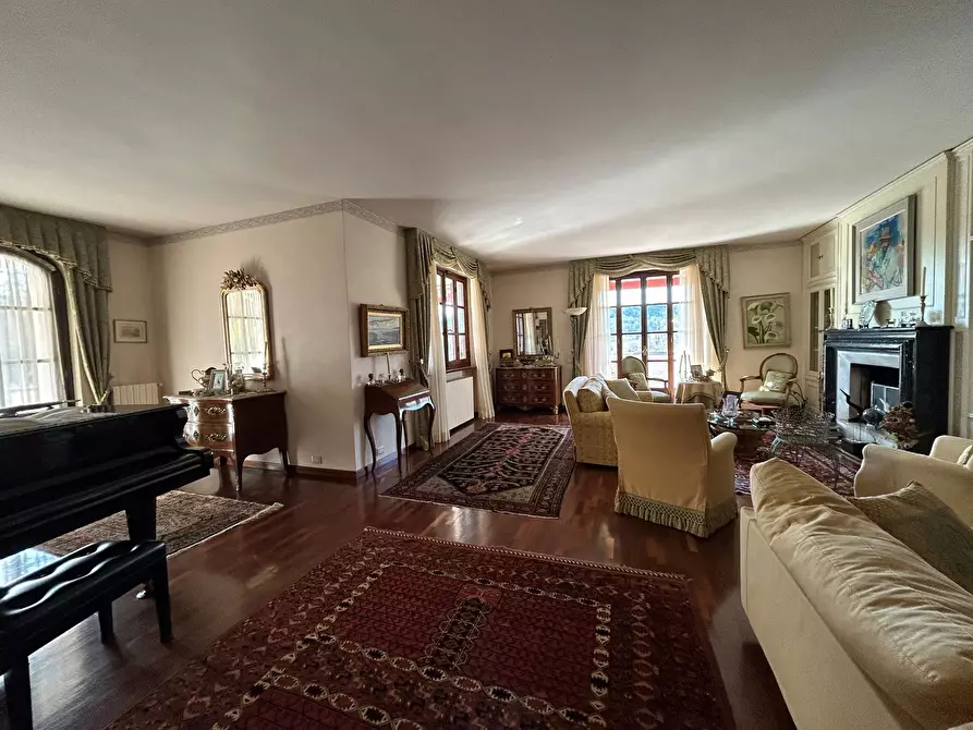 Immagine 20 di Villa in vendita  a Sarzana