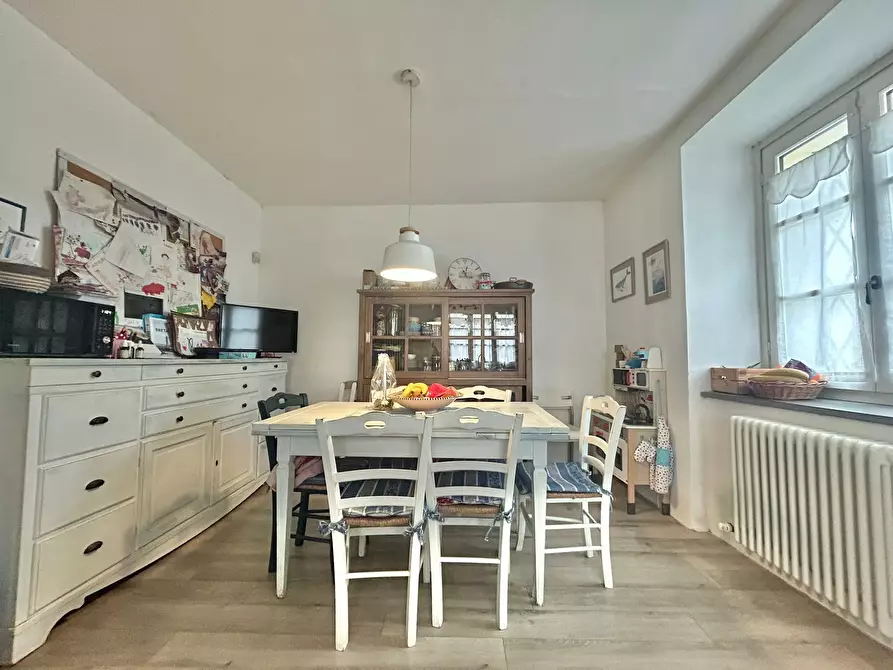 Immagine 11 di Porzione di casa in vendita  a Sarzana