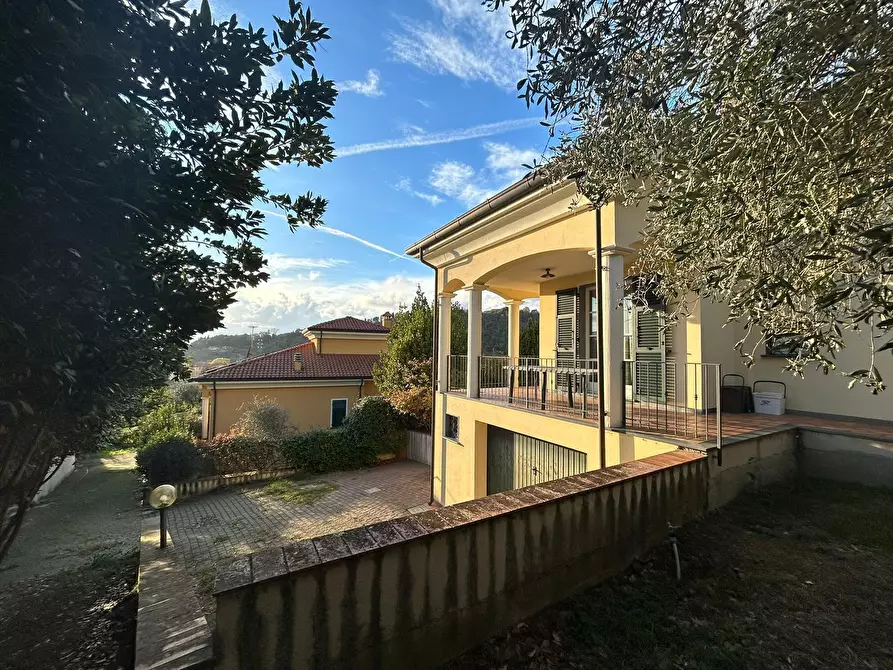 Immagine 13 di Villa in vendita  a Sarzana