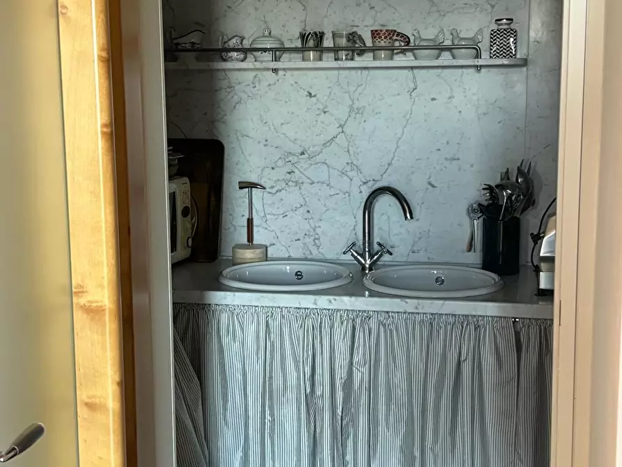 Immagine 72 di Villa in vendita  a Sarzana