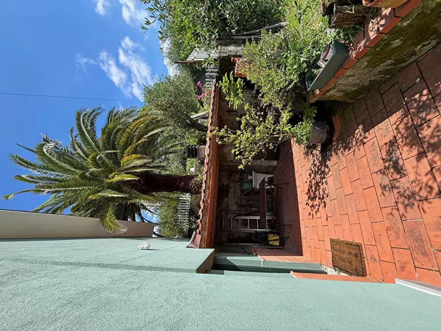 Immagine 30 di Casa indipendente in vendita  a La Spezia