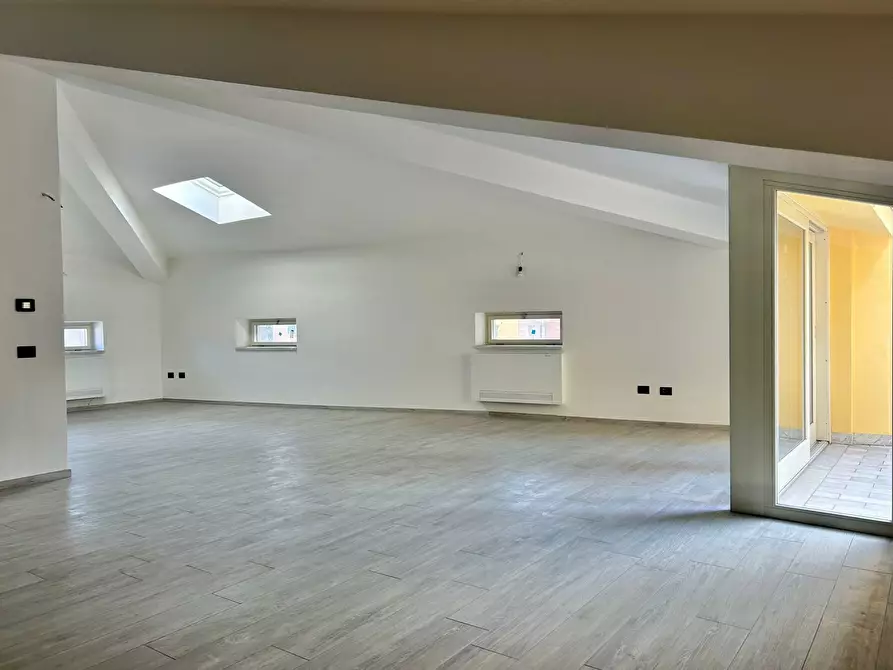 Immagine 1 di Attico in vendita  a Sarzana