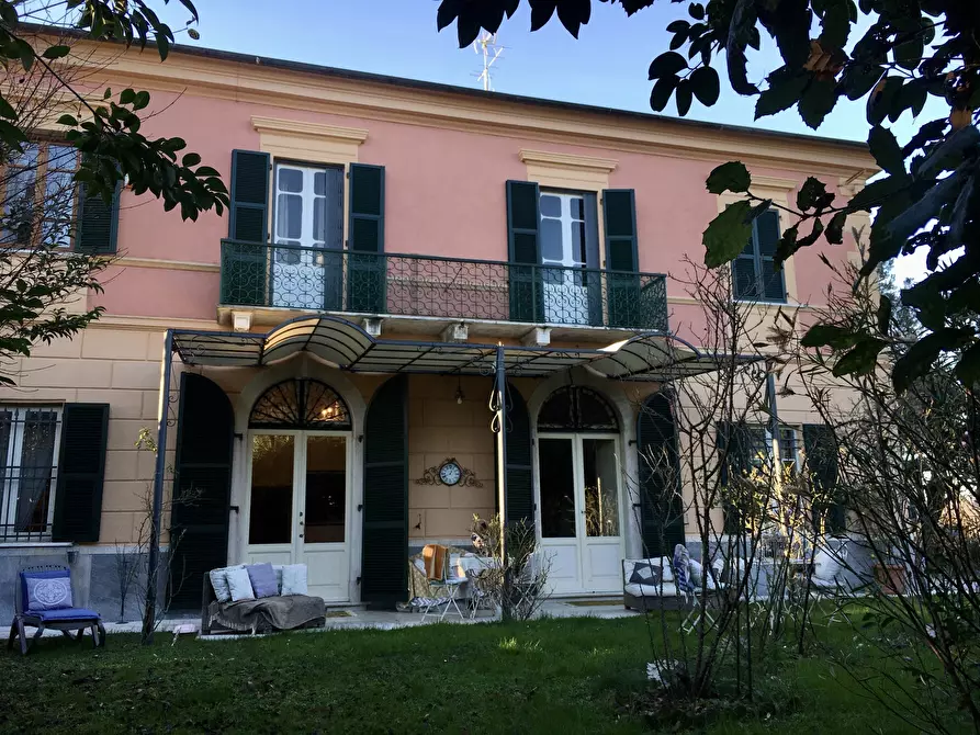 casa indipendente in vendita a Sarzana