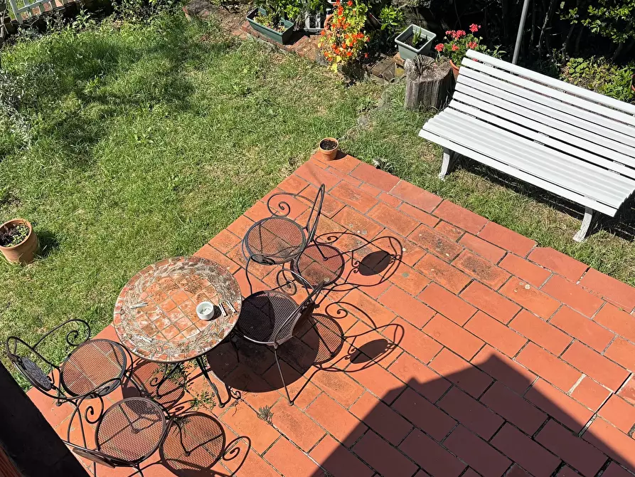 Immagine 8 di Casa indipendente in vendita  a La Spezia