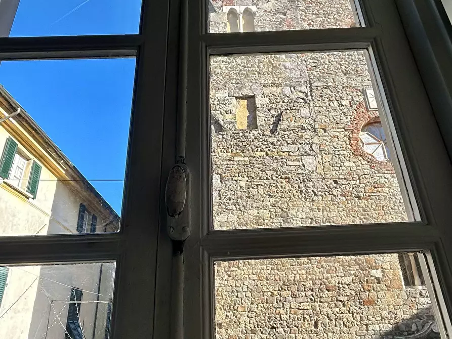 Immagine 21 di Quadrilocale in vendita  a Sarzana