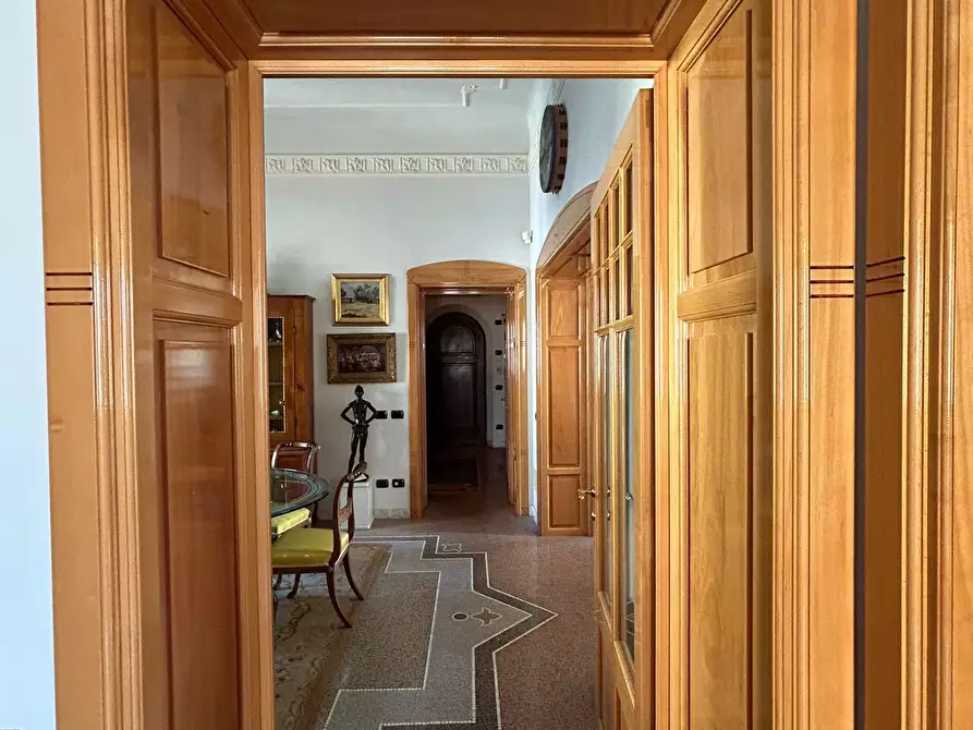 Immagine 22 di Pentalocale in vendita  a Sarzana