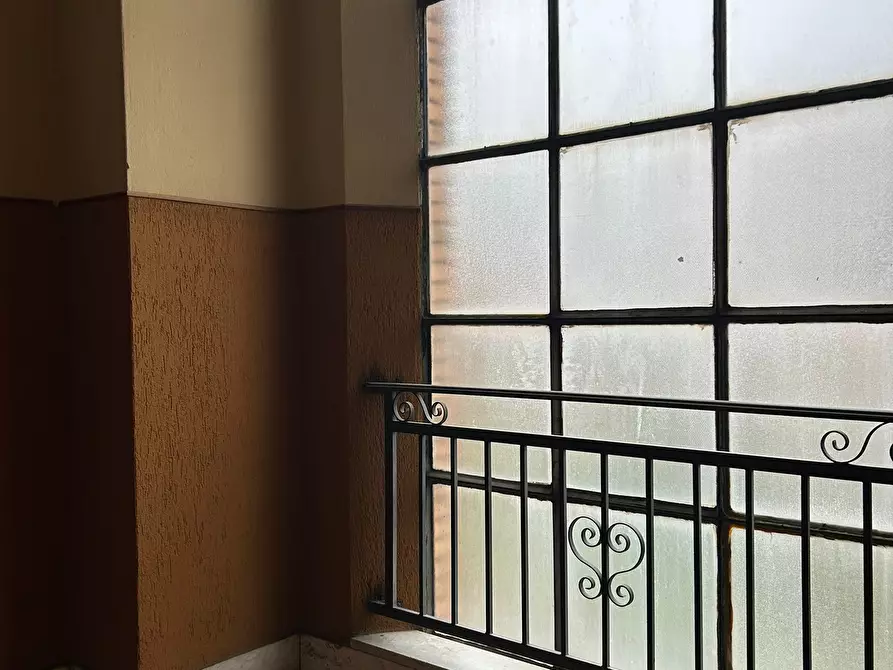 Immagine 2 di Pentalocale in vendita  a Sarzana