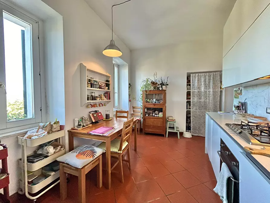 Immagine 13 di Pentalocale in vendita  a Sarzana