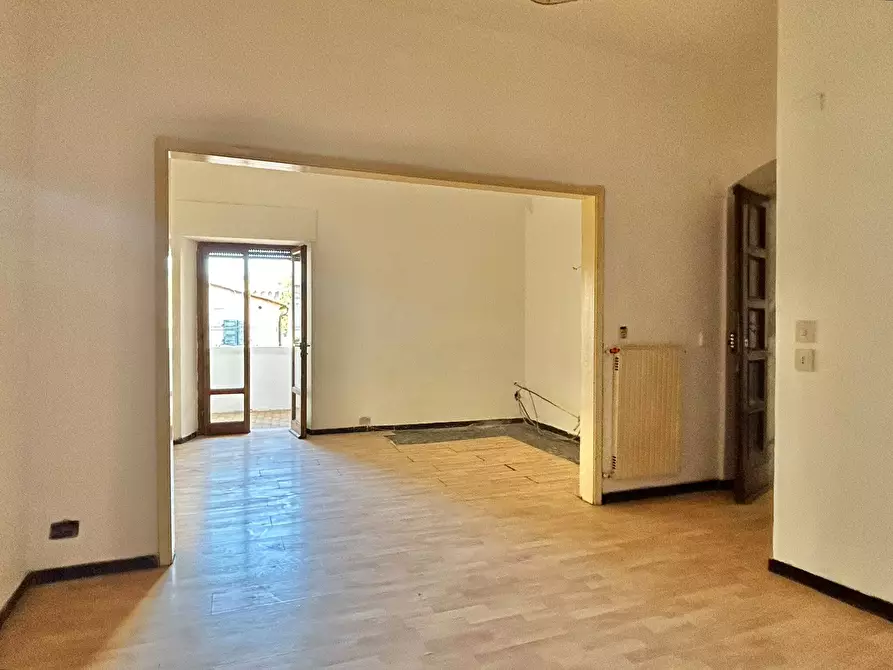 Immagine 9 di Quadrilocale in vendita  a Sarzana