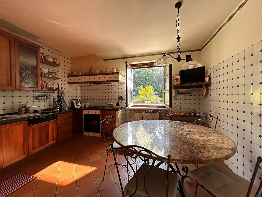 Immagine 22 di Villa in vendita  a Sarzana