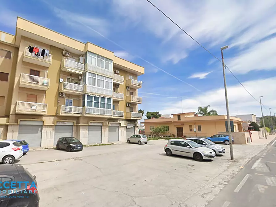 Immagine 8 di Locale commerciale in vendita  in Corso Vittorio Emanuele II 11 a Taranto