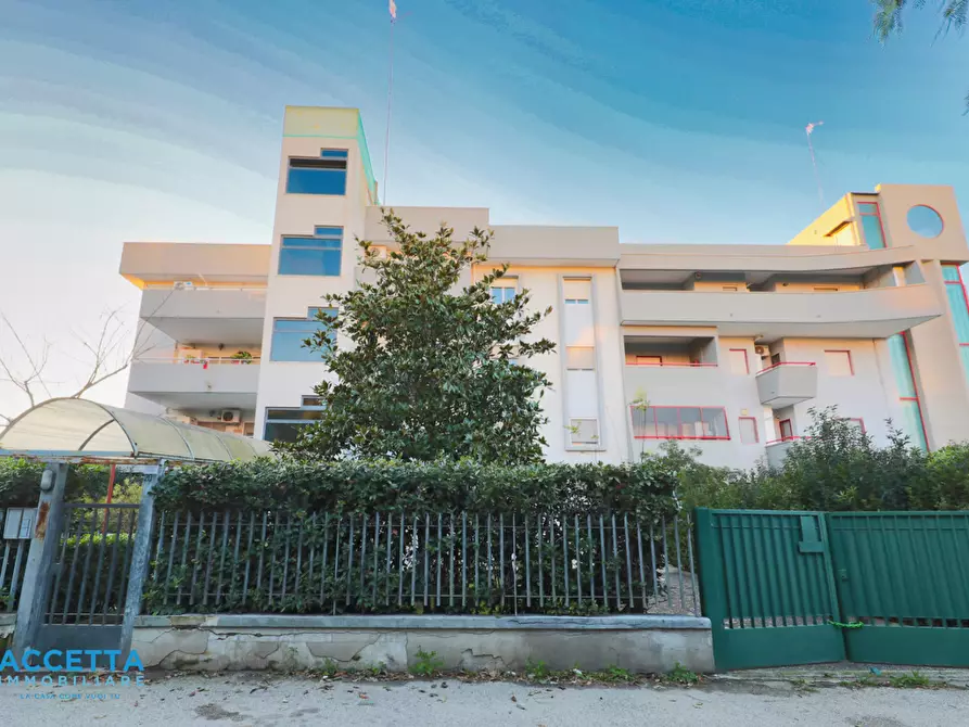 Immagine 25 di Trilocale in vendita  in Via Lago di Lugano 24 a Taranto