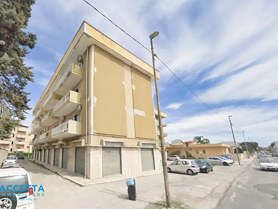 Immagine 17 di Locale commerciale in vendita  in Corso Vittorio Emanuele II 11 a Taranto