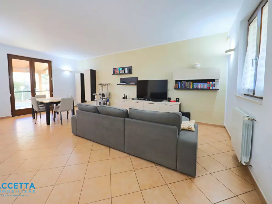 Immagine 9 di Villa in vendita  in Via Delfini 55 a Taranto