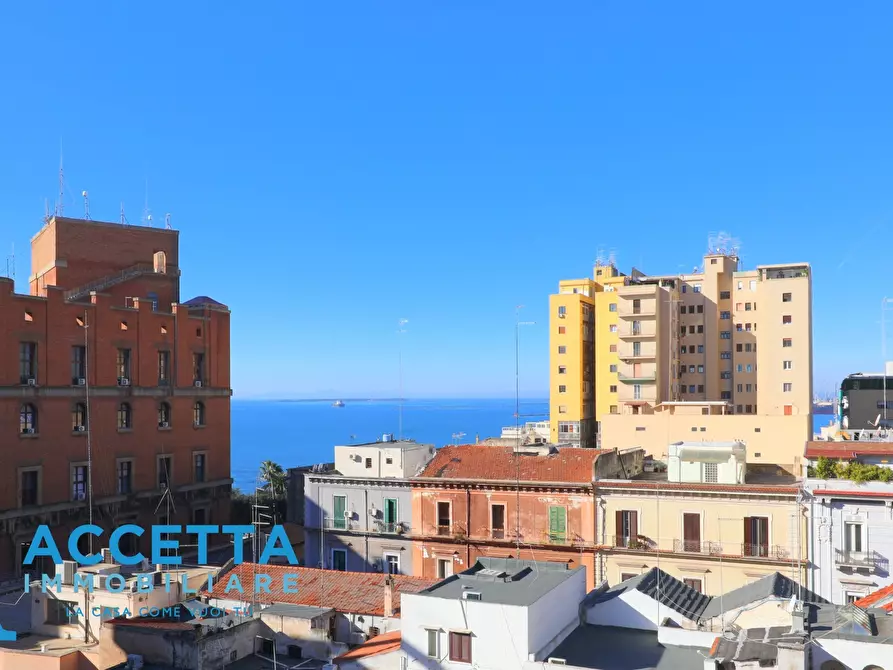 Immagine 11 di Quadrilocale in vendita  in Piazza Giovanni XXIII 13 a Taranto