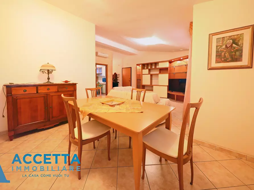 Immagine 20 di Trilocale in vendita  in Via Sciabelle 11 a Taranto