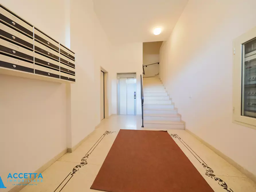 Immagine 30 di Quadrilocale in vendita  in Via Criscuolo 1 a Taranto