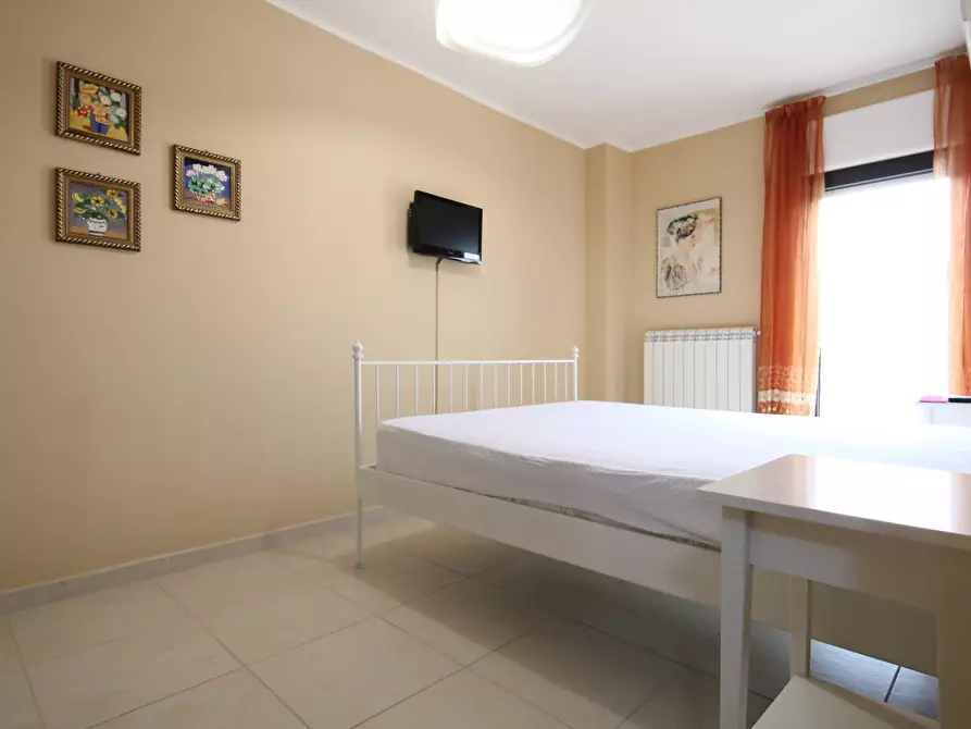 Immagine 14 di Bilocale in vendita  in Via Vascelli 35 a Taranto