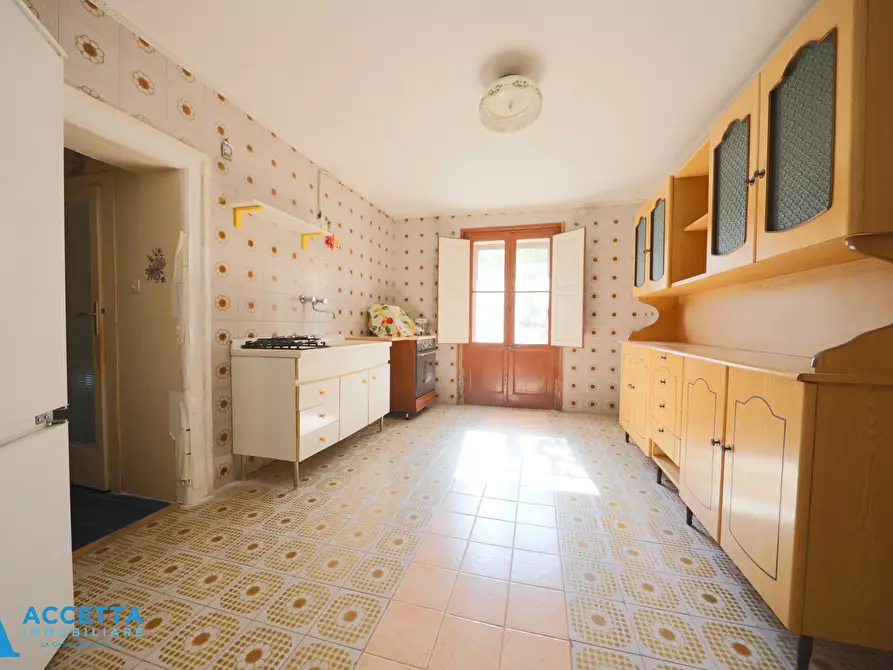 Immagine 19 di Palazzo in vendita  in Via Giuseppe Garibaldi 15 a Taranto