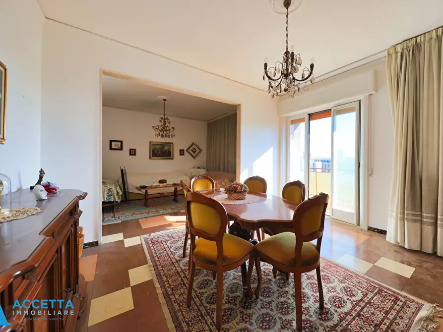 Immagine 8 di Trilocale in vendita  in Piazza Pio X 42 a Taranto