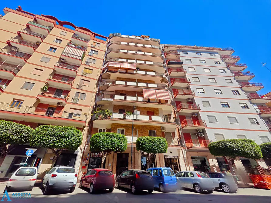 Immagine 23 di Trilocale in vendita  in Viale Liguria 27 a Taranto