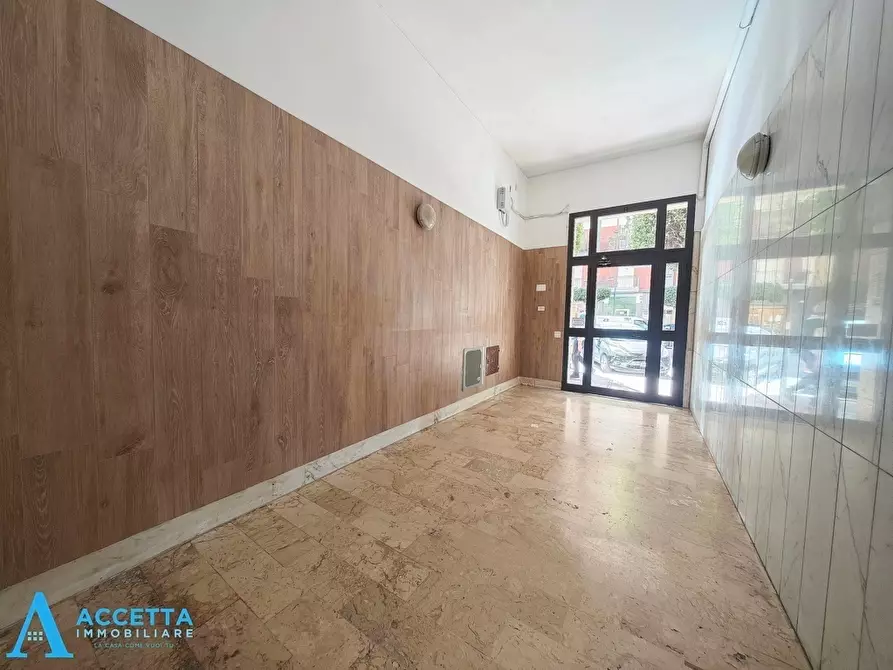 Immagine 21 di Trilocale in vendita  in Viale Liguria 27 a Taranto