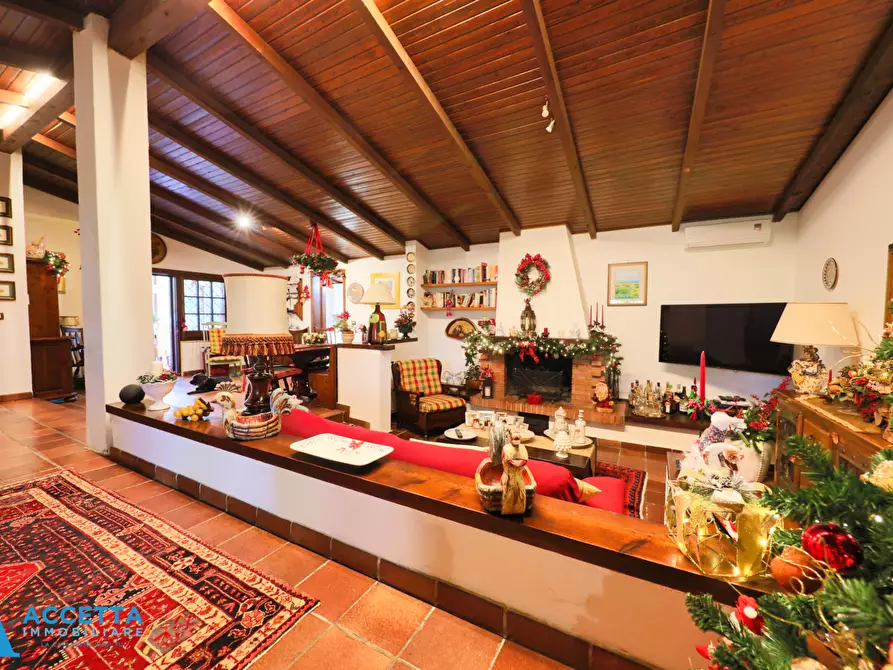 Immagine 11 di Villa in vendita  in Via Trascine 1 a Taranto